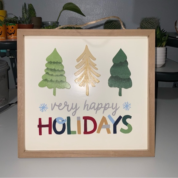 Target Wondershop VERY HAPPY HOLIDAYS Wood Picture / Sign - Picture 7 of 14